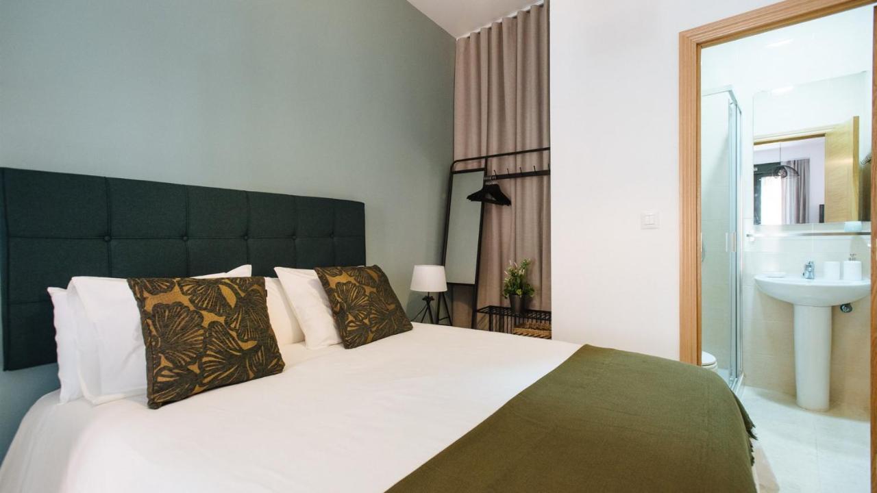 Chiqui And Vicente Suite Apartments Seville Luaran gambar