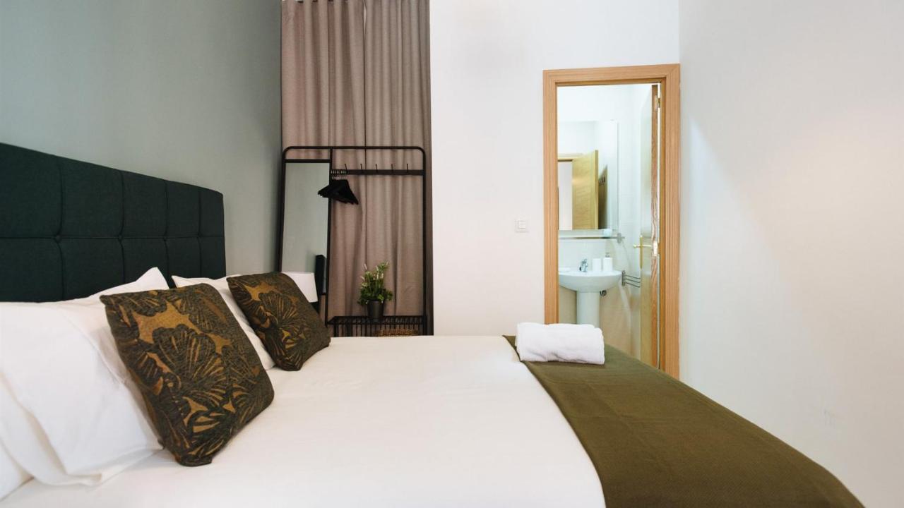 Chiqui And Vicente Suite Apartments Seville Luaran gambar
