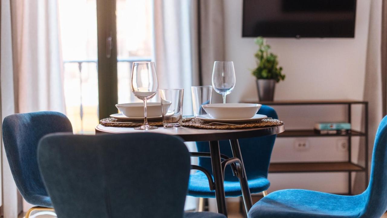 Chiqui And Vicente Suite Apartments Seville Luaran gambar